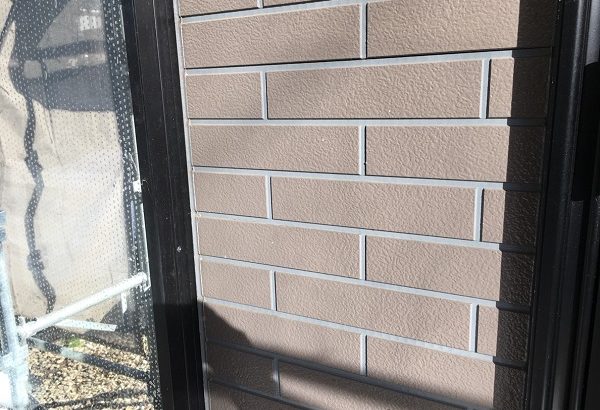 三重県伊勢市　外壁塗装　付帯部塗装　雨戸　日本ペイント ピュアライドUVプロテクトクリアー