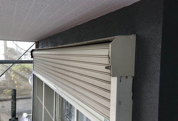 三重県伊勢市　屋根塗装　付帯部塗装　シャッターボックス　事前調査　クラック補修