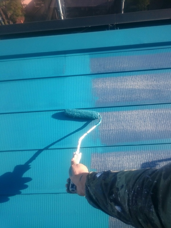 三重県伊勢市　屋根塗装　付帯部塗装　窓用シャッター　セミフロンルーフⅡ
